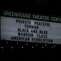 Das Foto wurde bei Greenhouse Theater Center von Bonnie K. am 10/18/2018 aufgenommen