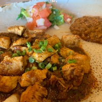 5/26/2019 tarihinde Bonnie K.ziyaretçi tarafından Ethiopian Diamond Restaurant &amp; Bar'de çekilen fotoğraf