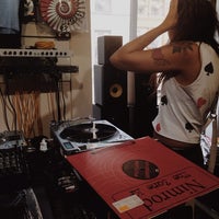 รูปภาพถ่ายที่ DJ Trade โดย Mariafortinskaya F. เมื่อ 8/22/2014