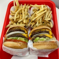 Photo taken at In-N-Out Burger by Ming Hwa L. on 2/17/2023