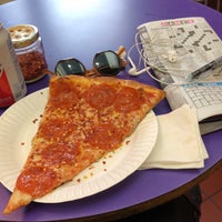 4/11/2018 tarihinde Dana B.ziyaretçi tarafından Phil&amp;#39;s Pizza'de çekilen fotoğraf