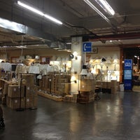 Foto diambil di The Warehouse at Huck Finn oleh CHillllllla pada 11/20/2012