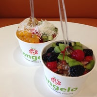 รูปภาพถ่ายที่ Tangelo Frozen Yogurt โดย Beth Ann G. เมื่อ 5/27/2013