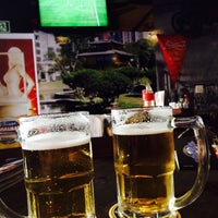 Photo taken at Cartolas Sports Bar by Marcelo M. on 6/19/2016