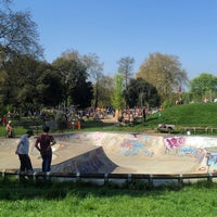 Photo taken at Clissold wheels skatepark by Eric H. on 4/22/2018