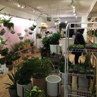 Foto tirada no(a) niche. urban garden supply por Sarah em 12/2/2017