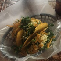 Foto tirada no(a) Chilitos Mexican Restaurant por M. n. em 8/24/2017