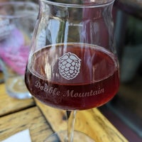 Photo taken at Double Mountain Brewery &amp;amp; Taproom by Kristen W. on 8/12/2022