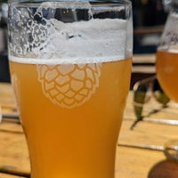 Photo taken at Double Mountain Brewery &amp; Taproom by Kristen W. on 8/12/2022