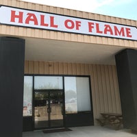 Снимок сделан в Hall of Flame Fire Museum and the National Firefighting Hall of Heroes пользователем Sham K. 7/26/2017