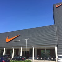 Manifiesto Acechar Sentimental Nike Factory Store - Tienda de artículos deportivos en Badalona