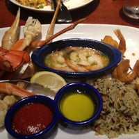 Photo taken at Red Lobster by Marcelle Nayane M. on 4/20/2013