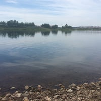 Photo taken at Пляжи на озёрах у плотины ГЭС (Квадрат) by Elizaveta T. on 7/3/2016