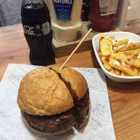 Photo taken at Komşu Kasap Burger &amp;amp; Steakhouse by Volkan Ş. on 2/8/2017