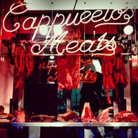 2/19/2013에 Gabriela B.님이 Cappuccio&amp;#39;s Meats에서 찍은 사진
