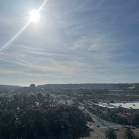 รูปภาพถ่ายที่ San Diego Marriott Mission Valley โดย Justin C. เมื่อ 3/28/2023