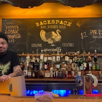 รูปภาพถ่ายที่ Backspace Bar &amp;amp; Kitchen โดย Jenny L. เมื่อ 6/7/2021