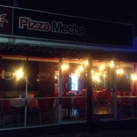 Photo taken at Pizza Mecha by Hector Adad M. on 8/14/2014