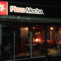Photo taken at Pizza Mecha by Hector Adad M. on 3/25/2013