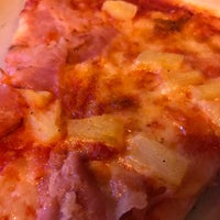 5/28/2017에 Paul J.님이 Joe&amp;#39;s New York Pizza에서 찍은 사진
