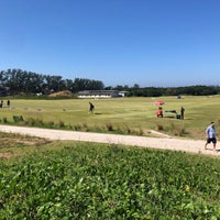 รูปภาพถ่ายที่ Campo Olímpico de Golfe โดย Eloina S. เมื่อ 4/20/2019