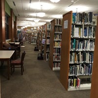 Foto tirada no(a) Delafield Public Library por Brent K. em 9/28/2016