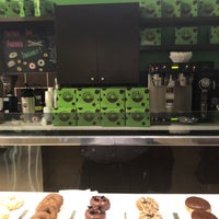 Foto scattata a Holey Moley Coffee + Doughnuts da Brent K. il 9/25/2018