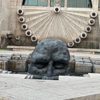 Photo taken at Cafesjian Sculpture Garden | Գաֆէսճեան քանդակների պարտեզ by eli on 3/25/2024