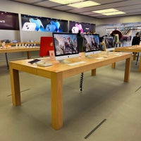 Photo taken at Apple Lakeside by Paul G on 11/8/2021