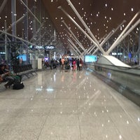 Photo taken at Kuala Lumpur International Airport Terminal 1 (KUL) by Лариса Б. on 7/13/2016