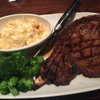 Photo taken at LongHorn Steakhouse by Kevin S. on 1/3/2017
