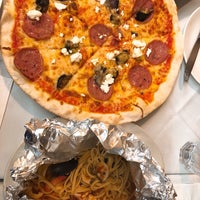 Photo taken at Casa Roma Ristorante Pizzeria by Corinne K. on 9/21/2019