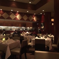 Photo taken at Fleming&#39;s Prime Steakhouse &amp; Wine Bar by Livia F. on 11/19/2016