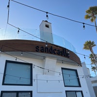 Foto diambil di Sandcastle Inn oleh Clara K. pada 9/4/2022