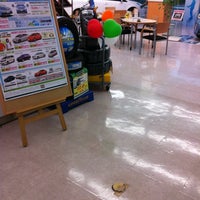 Photo taken at トヨタモビリティ東京 町田鶴川店 by ELNINO エ. on 5/25/2012