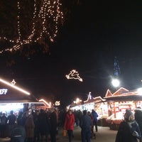 12/14/2013 tarihinde austrianpsychoziyaretçi tarafından Weihnachtsmarkt im Volksgarten'de çekilen fotoğraf