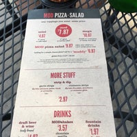 4/7/2017 tarihinde Doug F.ziyaretçi tarafından Mod Pizza'de çekilen fotoğraf