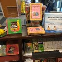 3/27/2017にRomyn S.がArkipelago Bookstoreで撮った写真