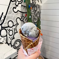 Photo taken at Stella Jean’s Ice Cream by Romyn S. on 1/1/2022