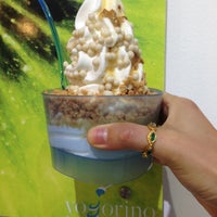 รูปภาพถ่ายที่ Yogorino โดย Icy L. เมื่อ 12/5/2012
