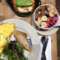 Photo taken at Le Pain Quotidien | Gold Coast by Jihye Y. on 12/10/2019