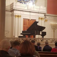 Foto diambil di Sixth &amp;amp; I Historic Synagogue oleh Dan K. pada 4/6/2019