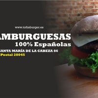 Foto scattata a Toñis Burger Bar da tonis burger il 3/24/2016