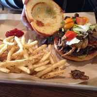 2/27/2015にLinda J.がDugg Burgerで撮った写真