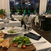 Foto scattata a Leonardo - Italian Restaurant in Bansko da Burç K. il 1/30/2020