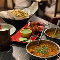 Foto diambil di India Gate Indian Restaurant oleh Mahshid.rsb pada 7/4/2021