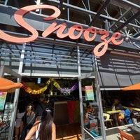 Photo taken at Snooze, an A.M. Eatery by Charles W. on 7/22/2022