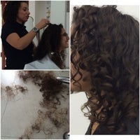 Photo taken at Clínica Dos Cachos -  Floreal Hair Salon by Marta G. on 2/26/2016