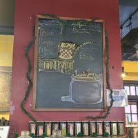 12/3/2023 tarihinde Deborah S.ziyaretçi tarafından Aromas Coffeehouse Bakeshop &amp;amp; Cafe'de çekilen fotoğraf