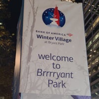 Foto scattata a Bank of America Winter Village at Bryant Park da Deborah S. il 12/21/2022